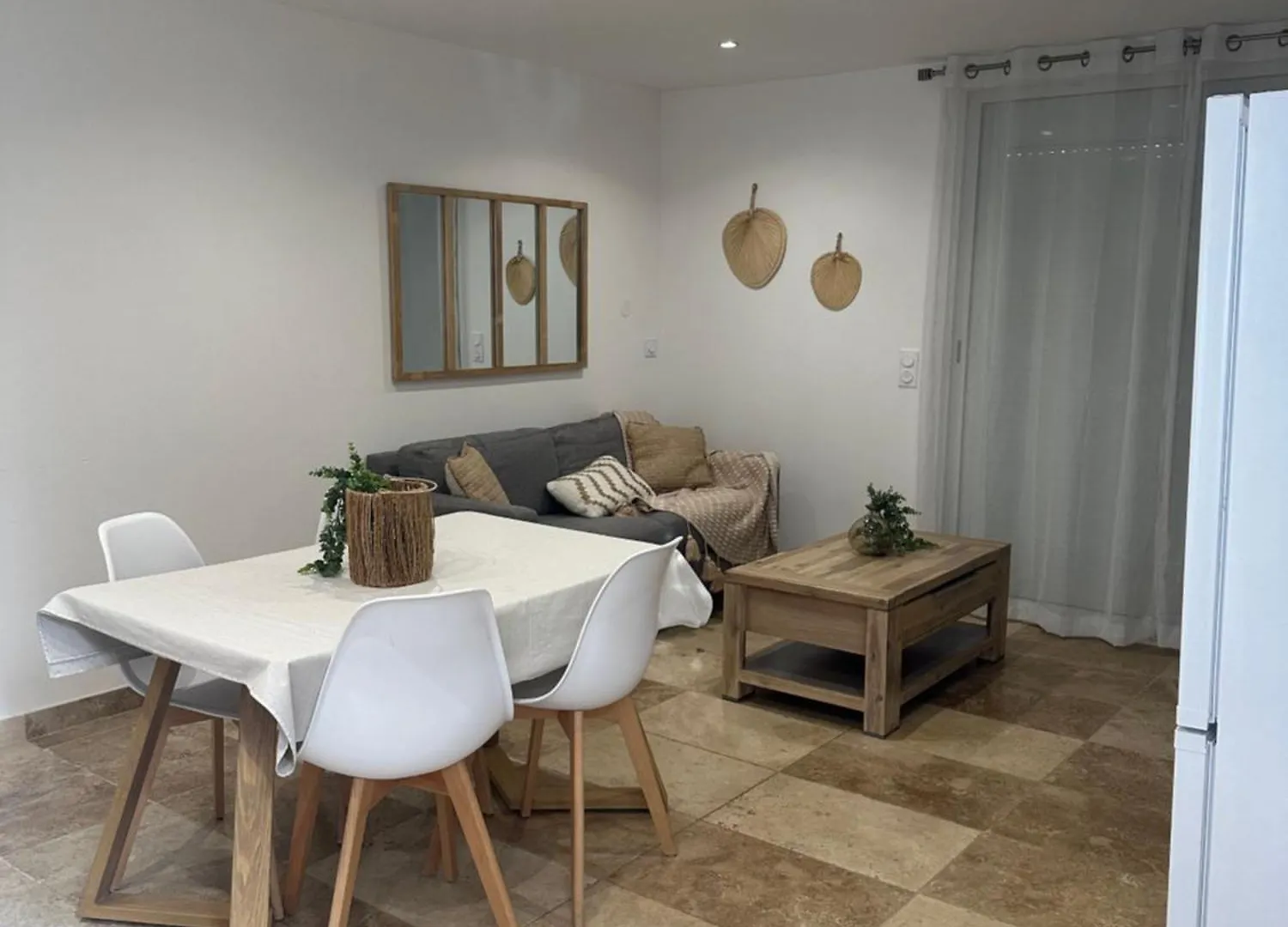Апартаменты Appartement Proche De La Mer Фрежюс